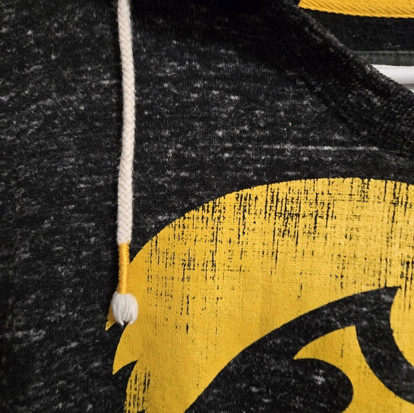 Bundle of Iowa Hawkeyes Sweater and Top - Picture 8 of 16